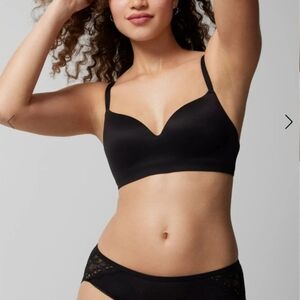 Seamless V-Neck Black Bralette - Unbranded